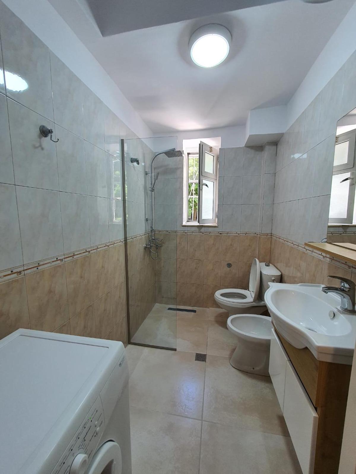 Center Of Tirana Enes'S Apartments Ngoại thất bức ảnh